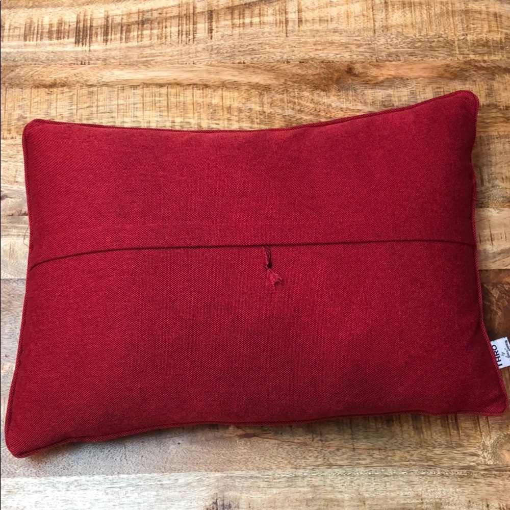 Thro Pillow